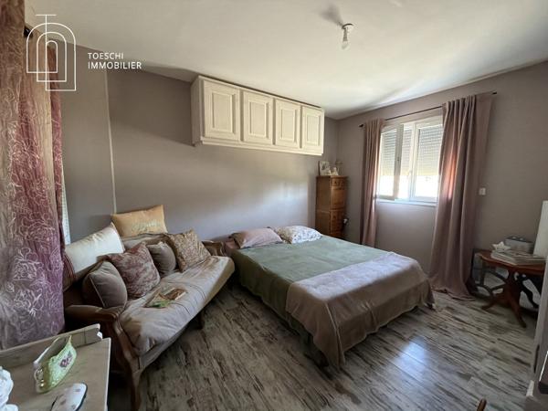 Propriété avec deux habitations, studio et bureau indépendant – Arles 850 000 €
