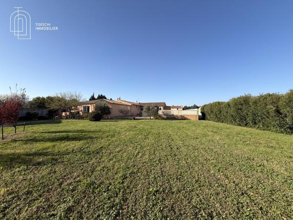 Propriété avec deux habitations, studio et bureau indépendant – Arles 850 000 €
