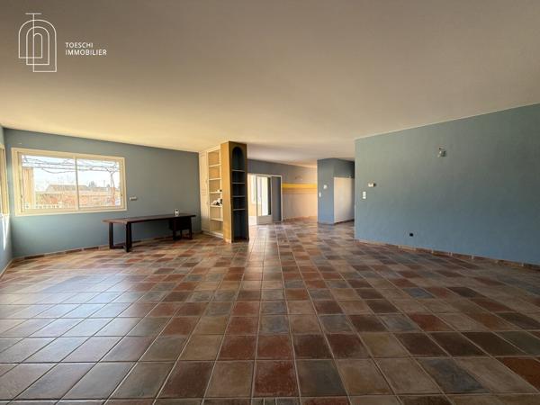 Propriété avec deux habitations, studio et bureau indépendant – Arles 850 000 €