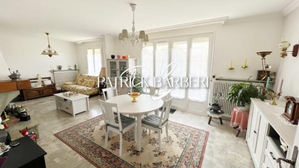 Village de Menucourt!