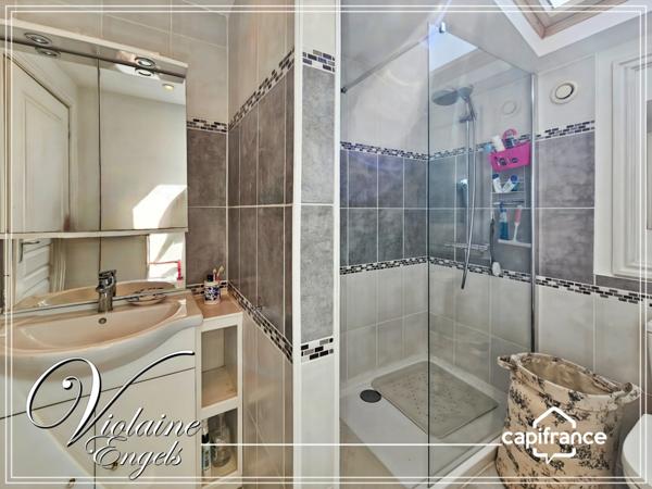 Ensemble immobilier à fort potentiel – Rénovation avancée et possibilités de construction à Oupia