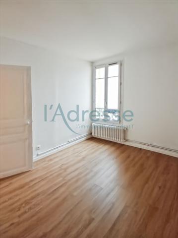 SURESNES Limite Puteaux accés rapide Tram