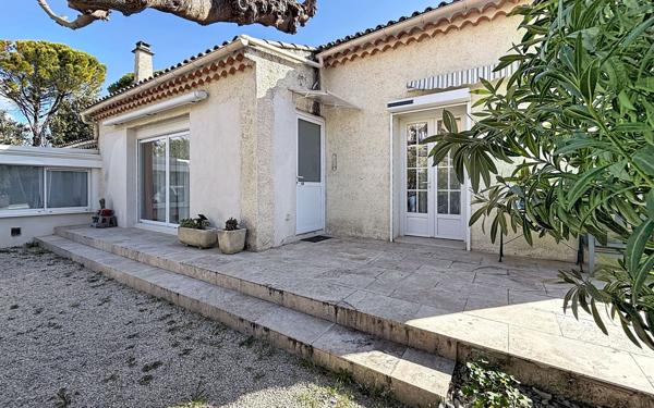 Maison à vendre    5 pièces •  Monteux