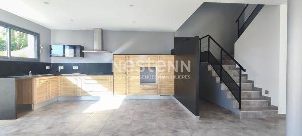 Maison d'architecte de 135 m² à proximité de Vannes terrain de 800 m²