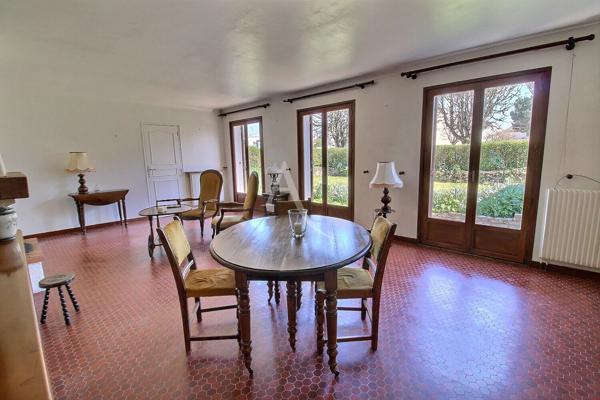 Maison de plain-pied de 98 m2, 4/5 pièces sur Maurepas