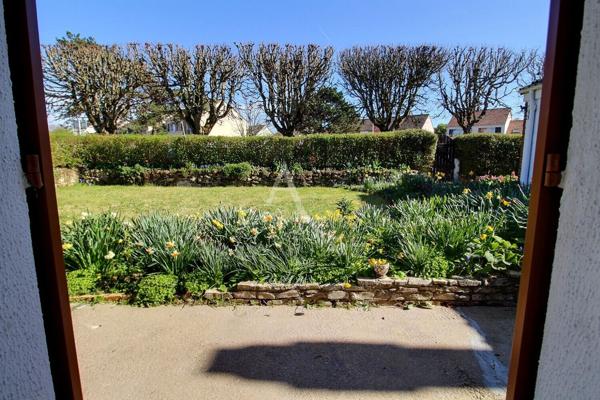 Maison de plain-pied de 98 m2, 4/5 pièces sur Maurepas