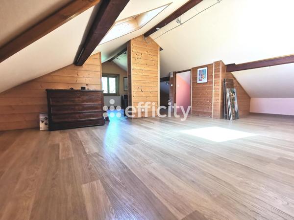 Maison
         7 pièces
        - 152 m² 429 000 € *