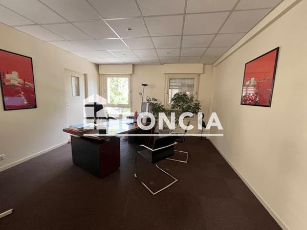 À vendre Local commercial 233 m² - Niort 79000