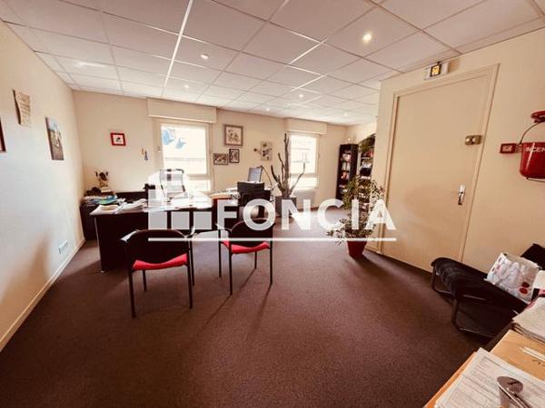 À vendre Local commercial 233 m² - Niort 79000