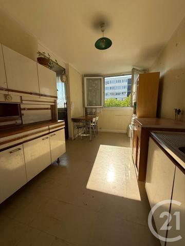 Appartement F4 à vendre  4 pièces - 77 m2 TRAPPES - 78