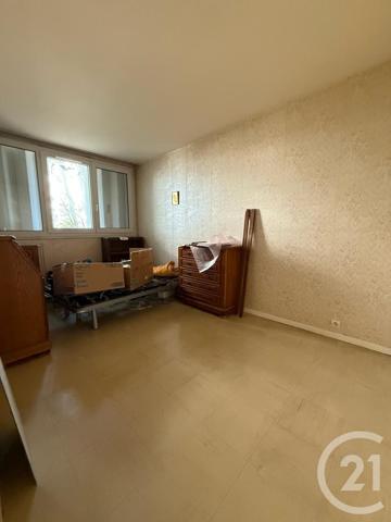 Appartement F4 à vendre  4 pièces - 77 m2 TRAPPES - 78