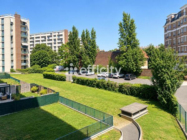 Appartement
         2 pièces
        - 50 m² Exclusivité 320 000 € *