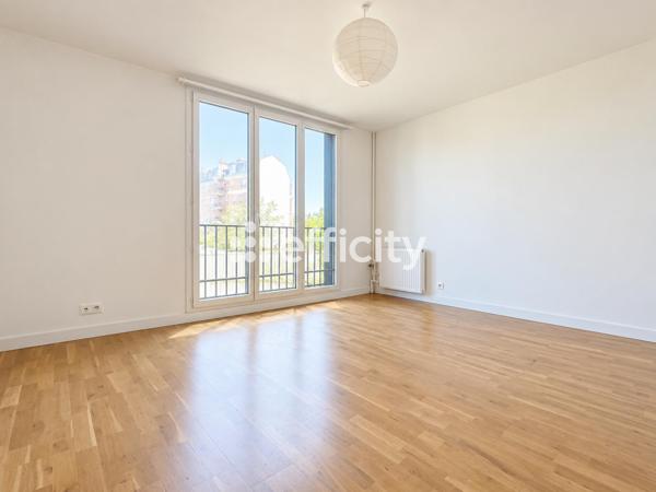 Appartement
         2 pièces
        - 50 m² Exclusivité 320 000 € *