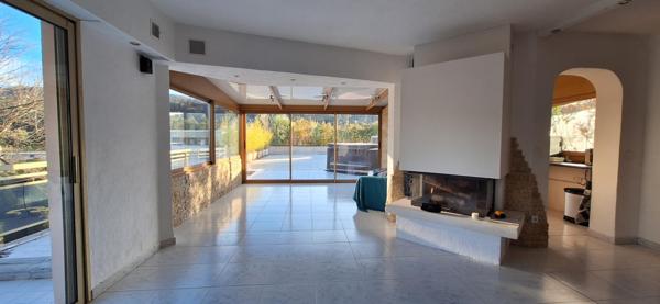 Rooftop unique 250 m² extérieurs, vue 280°