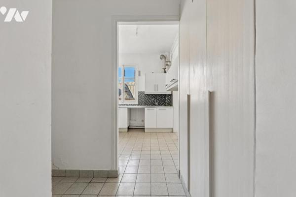 Paris 8ᵉ, Rue de Rome – Superbe appartement de réception au 5ᵉ étage avec balcon filant
