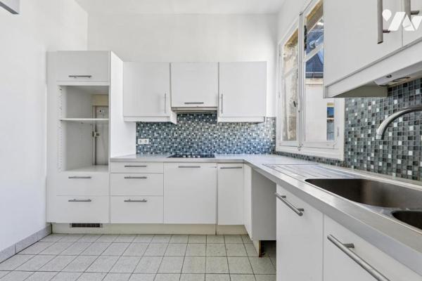 Paris 8ᵉ, Rue de Rome – Superbe appartement de réception au 5ᵉ étage avec balcon filant