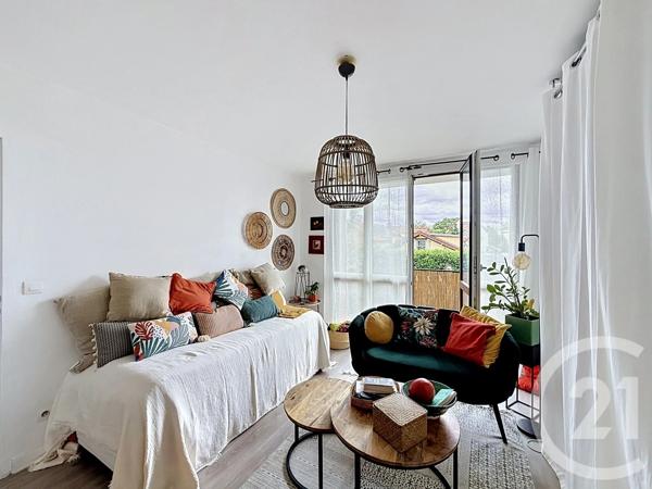 Appartement T1 à vendre  1 pièce - 36,10 m 2   VILLEJUIF  - 94