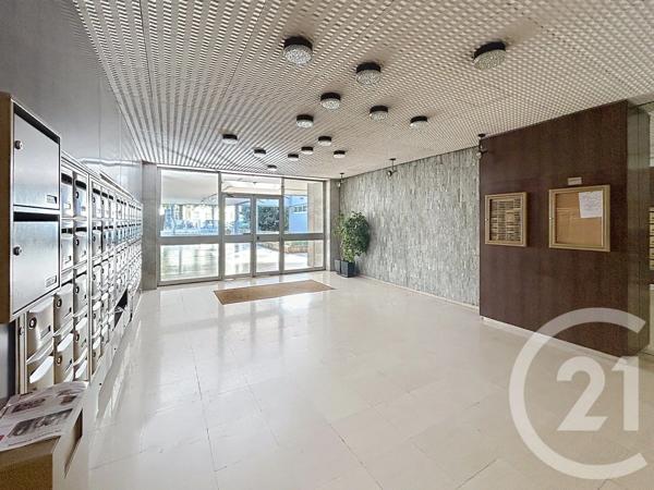 Appartement T1 à vendre  1 pièce - 36,10 m 2   VILLEJUIF  - 94