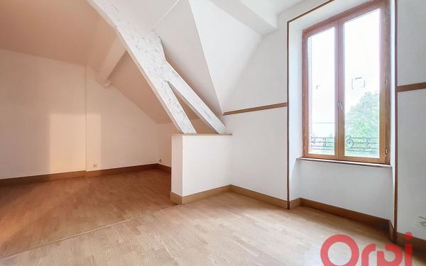 Maison à vendre    5 pièces •  Bruère-Allichamps