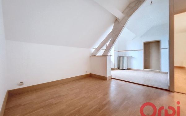 Maison à vendre    5 pièces •  Bruère-Allichamps