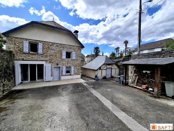 Maison Béarnaise, 184m2, 8 pièces, 4 chambres, potentiel pour en faire 2 logements.