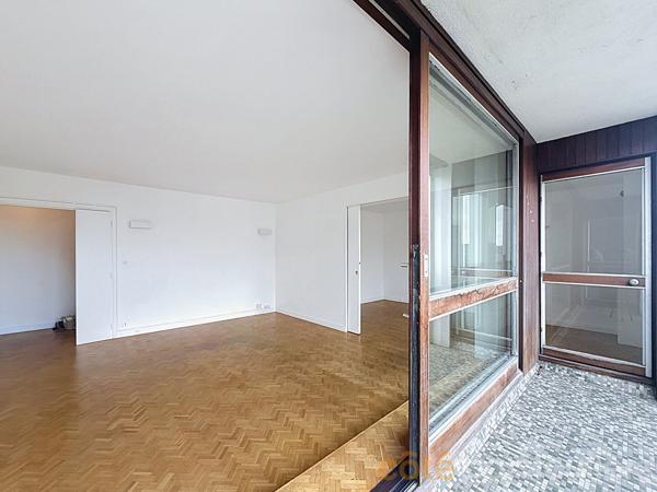 Location
                Appartement93,44 m² - 4 Pièces -
                    PARIS (75015)