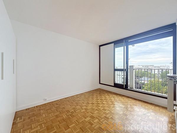 Location
                Appartement93,44 m² - 4 Pièces -
                    PARIS (75015)