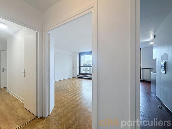 Location
                Appartement93,44 m² - 4 Pièces -
                    PARIS (75015)