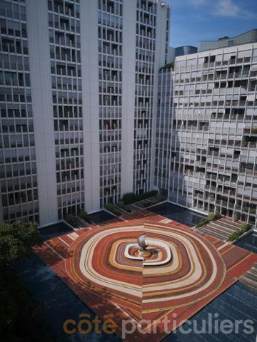 Location
                Appartement93,44 m² - 4 Pièces -
                    PARIS (75015)