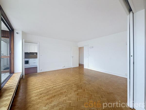 Location
                Appartement93,44 m² - 4 Pièces -
                    PARIS (75015)
