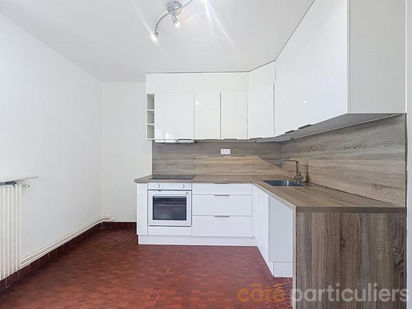 Location
                Appartement93,44 m² - 4 Pièces -
                    PARIS (75015)