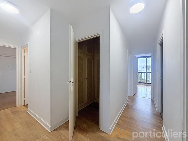 Location
                Appartement93,44 m² - 4 Pièces -
                    PARIS (75015)