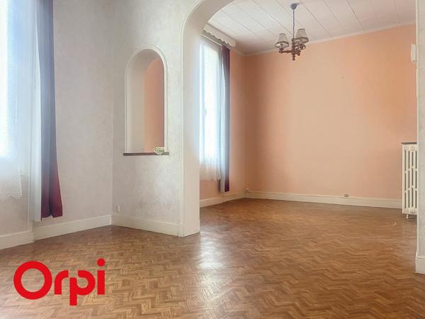 Appartement à vendre    2 pièces • 47,82 m2 Montluçon