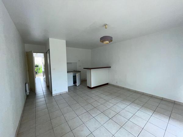 Appartement * 2 Pièces * 42 M² * 44300 Nantes * 552 * 20 * 572,  
Nantes 44300