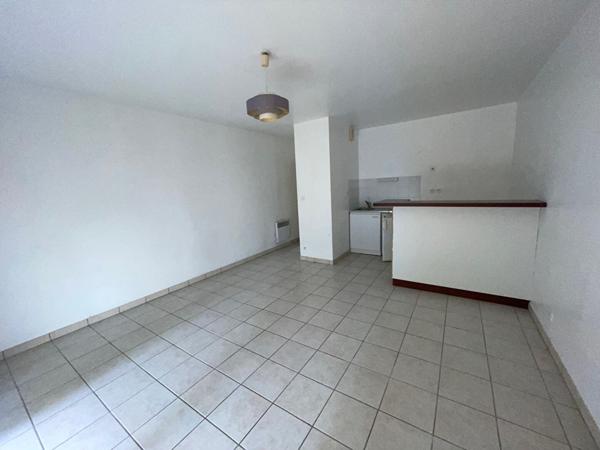 Appartement * 2 Pièces * 42 M² * 44300 Nantes * 552 * 20 * 572,  
Nantes 44300