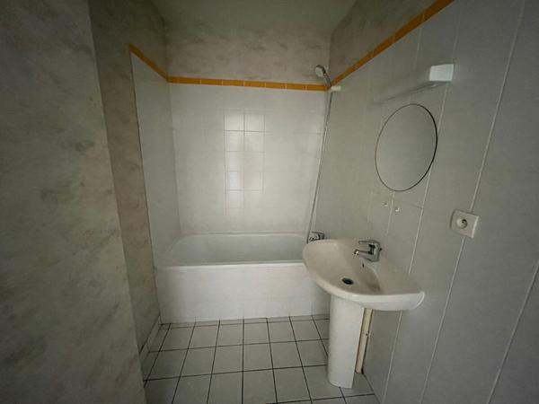 Appartement * 2 Pièces * 42 M² * 44300 Nantes * 552 * 20 * 572,  
Nantes 44300