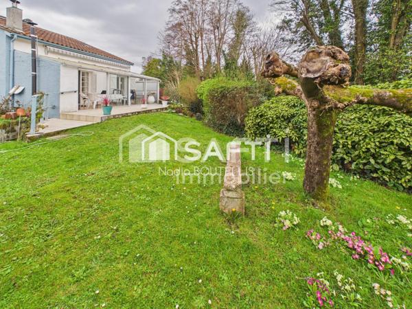 Maison familiale, calme, commerces, ecoles.