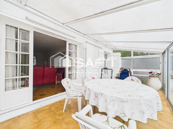 Maison familiale, calme, commerces, ecoles.