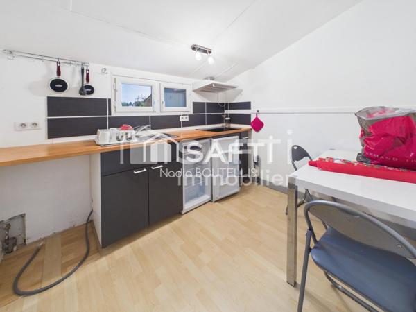 Maison familiale, calme, commerces, ecoles.
