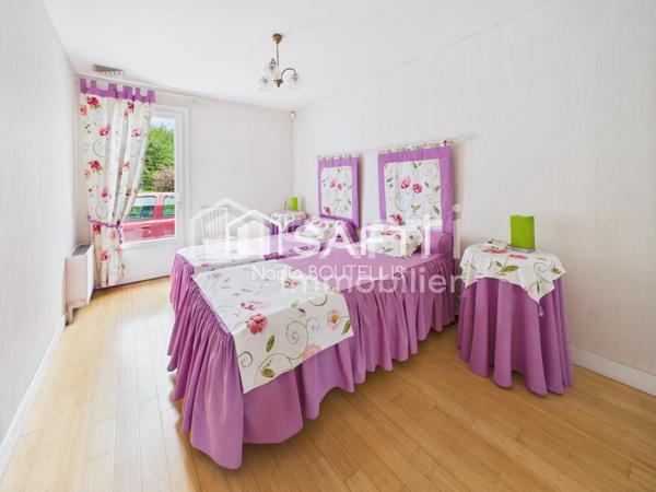 Maison familiale, calme, commerces, ecoles.