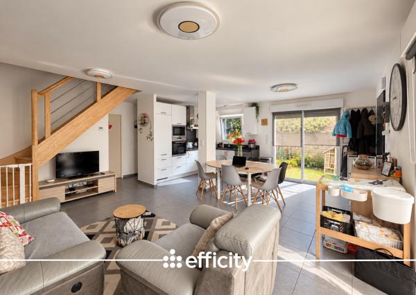 Maison
         5 pièces
        - 100 m² Exclusivité 310 000 € *