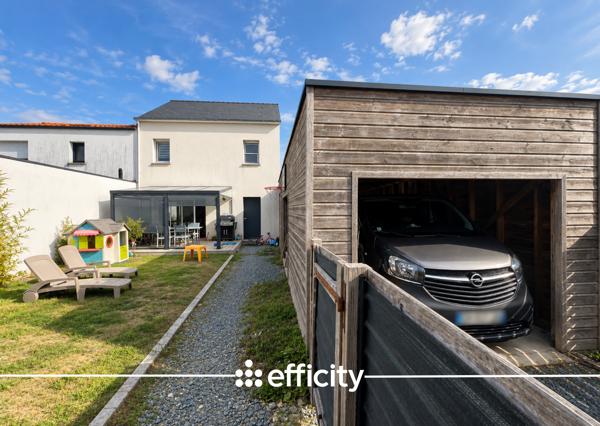 Maison
         5 pièces
        - 100 m² Exclusivité 310 000 € *