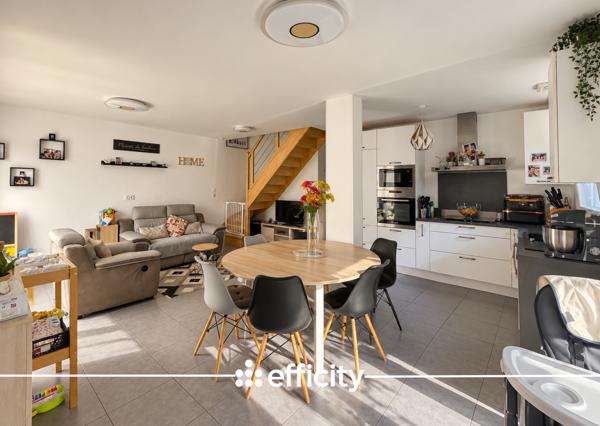 Maison
         5 pièces
        - 100 m² Exclusivité 310 000 € *