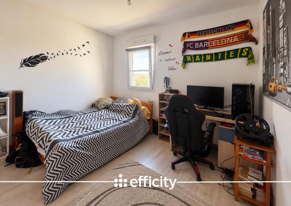 Maison
         5 pièces
        - 100 m² Exclusivité 310 000 € *