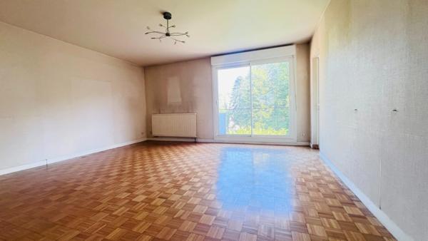 Finistère (29) – À vendre à Quimper, appartement T4 de 80 m² habitable, Terrasse - Balcon - Cave.