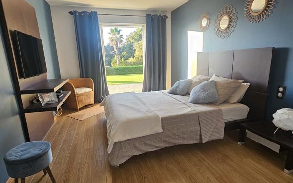 Maison à vendre    5 pièces •  Antibes