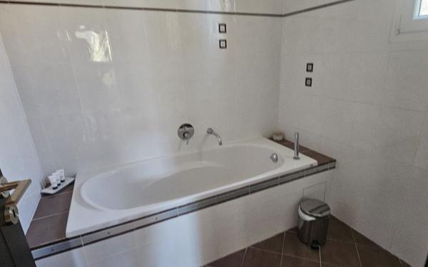 Maison à vendre    5 pièces •  Antibes