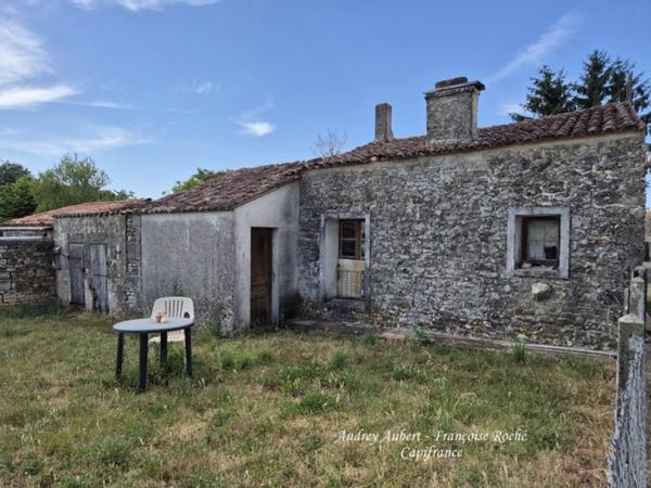 Maison à vendre 4 pièces SAINT SAVINIEN (17)