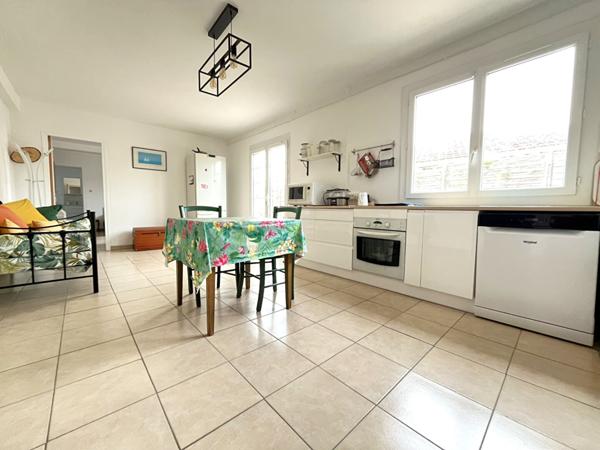 Maison Saint Laurent Du Var 6 pièces 214 m2 Vue Mer