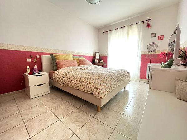 Maison Saint Laurent Du Var 6 pièces 214 m2 Vue Mer